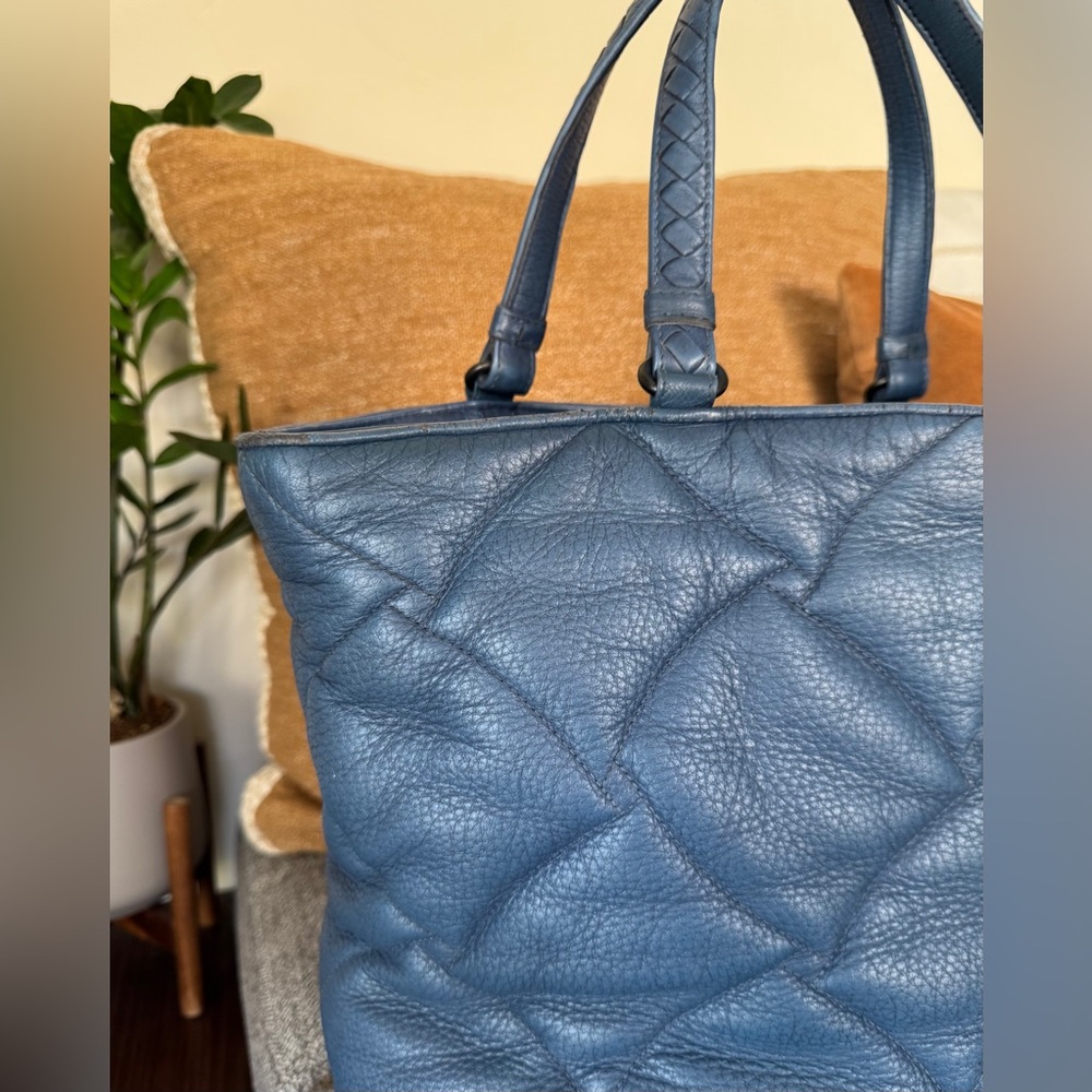 Bottega Veneta, Large Veneta Hobo Bag in Deep Cobalt/Cielo Blue - Picture 8 of 16